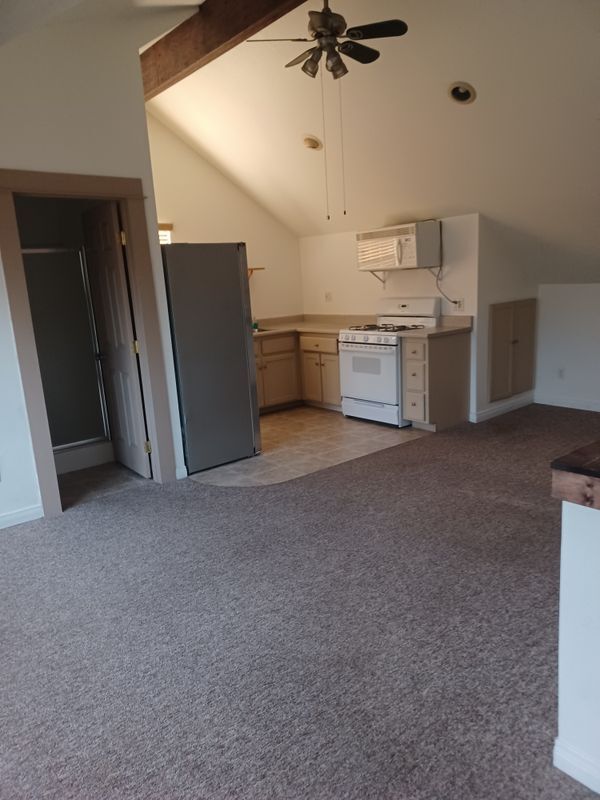 Primary Photo - 266 Aspen St
