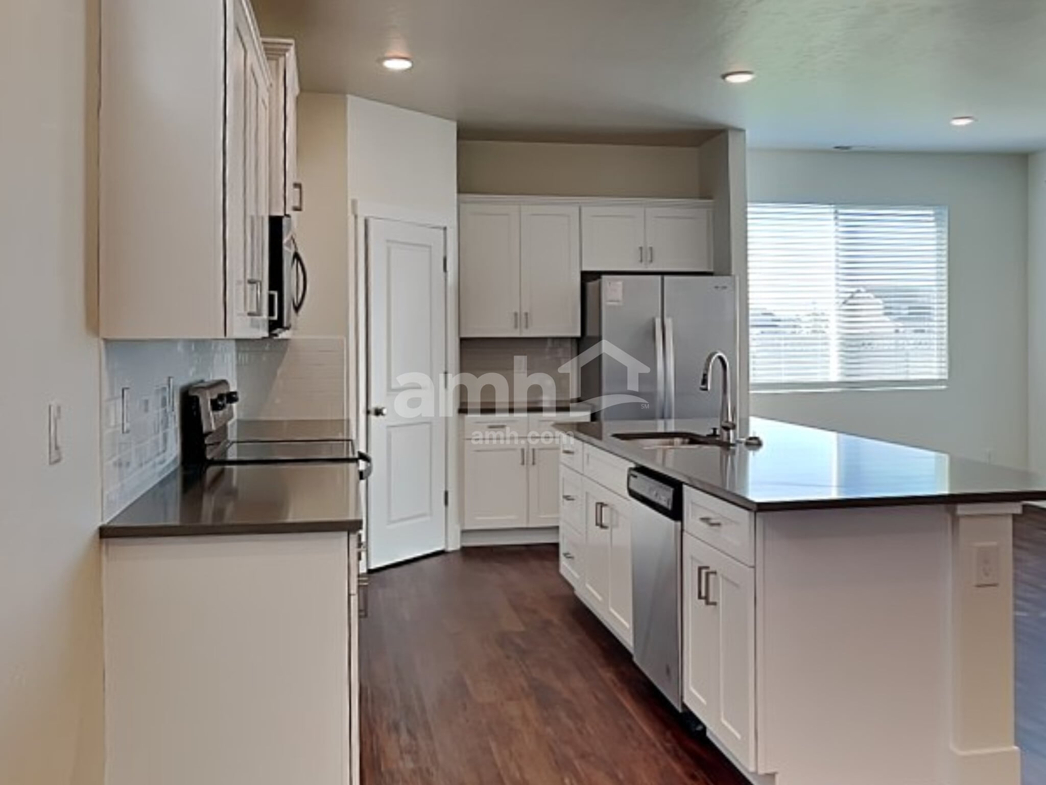 Building Photo - 9357 W Clancy St