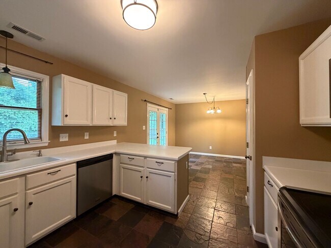 Building Photo - 717 Mallard Dr