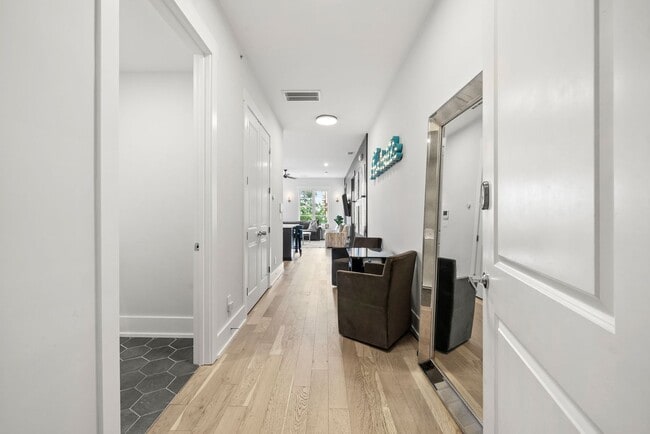 Building Photo - 119 Acklen Park Dr