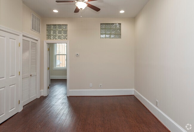 2BR, 1BA - 1000 SF - 1709 Saint Paul