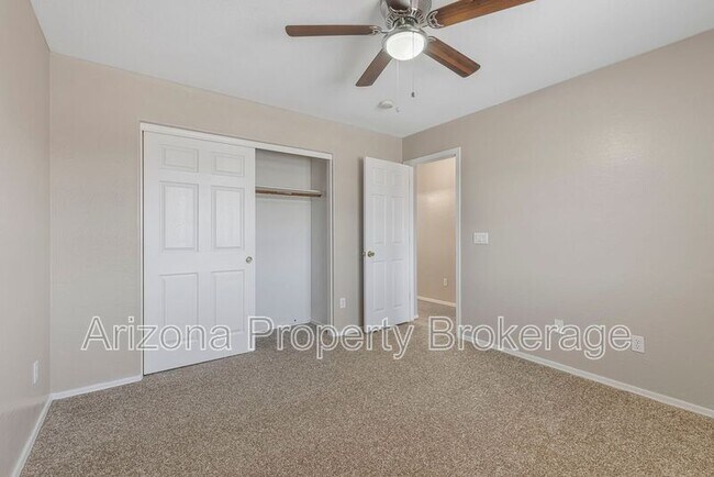 Building Photo - 31567 N Cactus Dr
