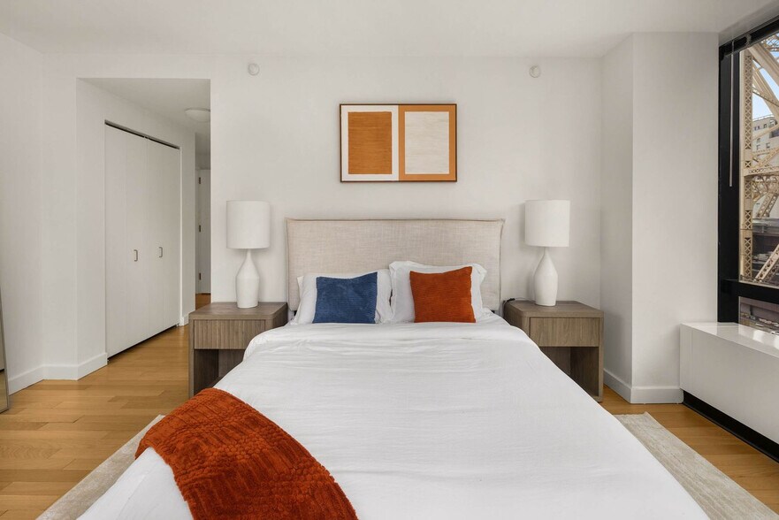 Building Photo - 1113 York Ave