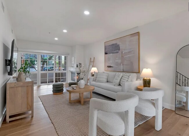 Building Photo - Hidden-Gem Townhouse in WeHo: 2 Bed/2.5 Bath, Private Entrance + Patios, 2 Parking, Norma Triangle