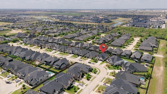 Building Photo - 2106 Stargrass Dr