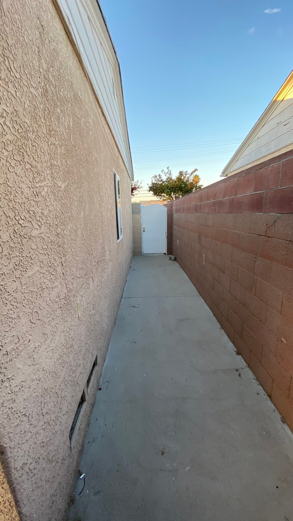 Building Photo - 1542 marine ave