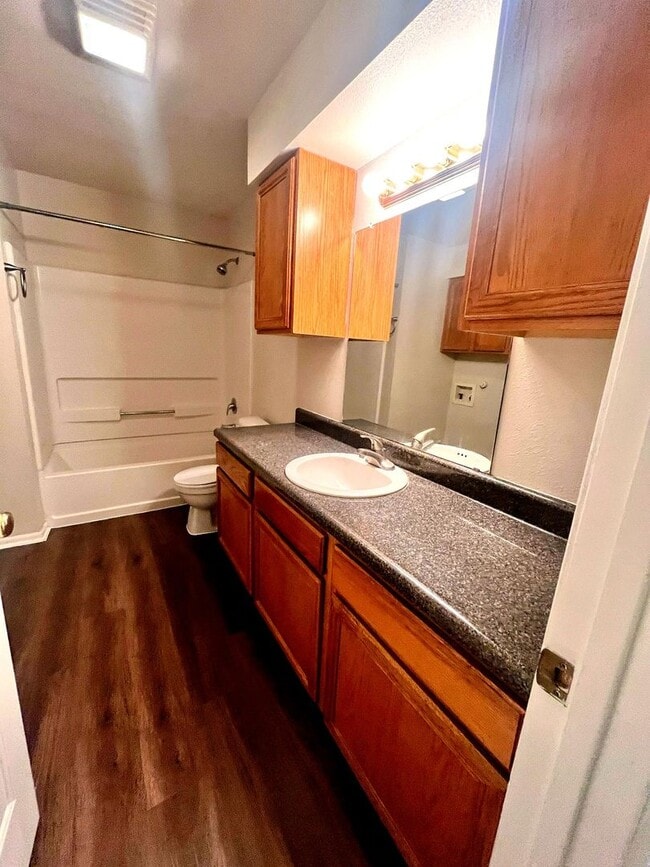 Building Photo - *Move in Special* 2 Bedroom / 1 Bath **Cozy Unit in Pleasanton** w/ Covered Carport! *Refrigerato...