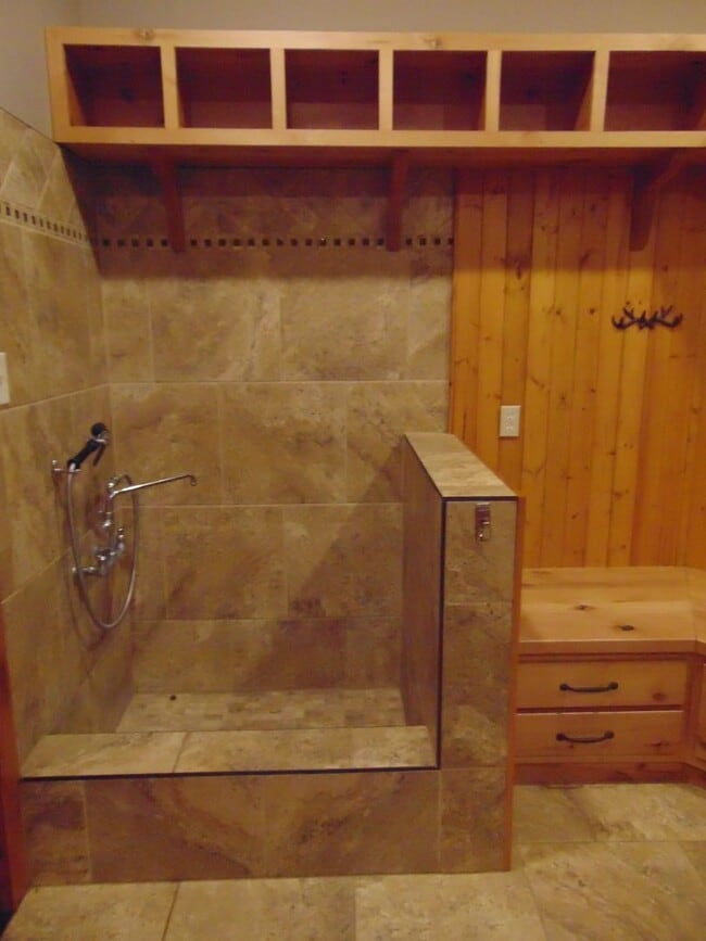 Building Photo - Majestic 3 Bed Mid MO Ranch!