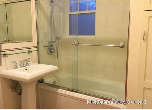 Building Photo - 208 Fuller St