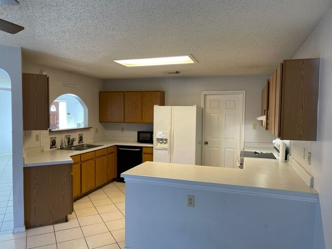 Building Photo - Stunning 3 Bedroom - 2.5 Bath Home for Rent!