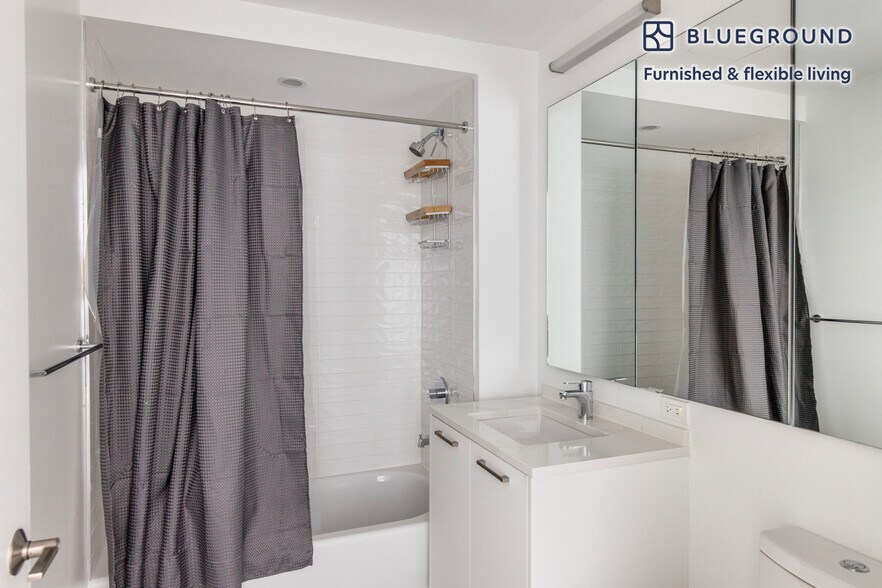 Building Photo - 949 1st St SE