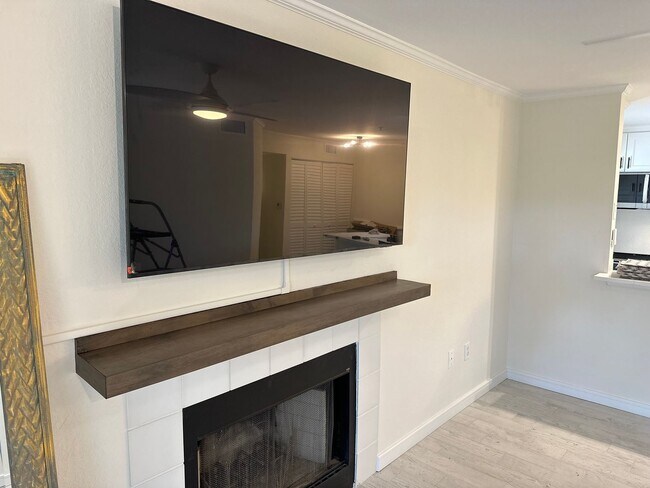 Building Photo - SEASONAL RENTAL - Downtown Sarasota Renovated Waterfront Condo