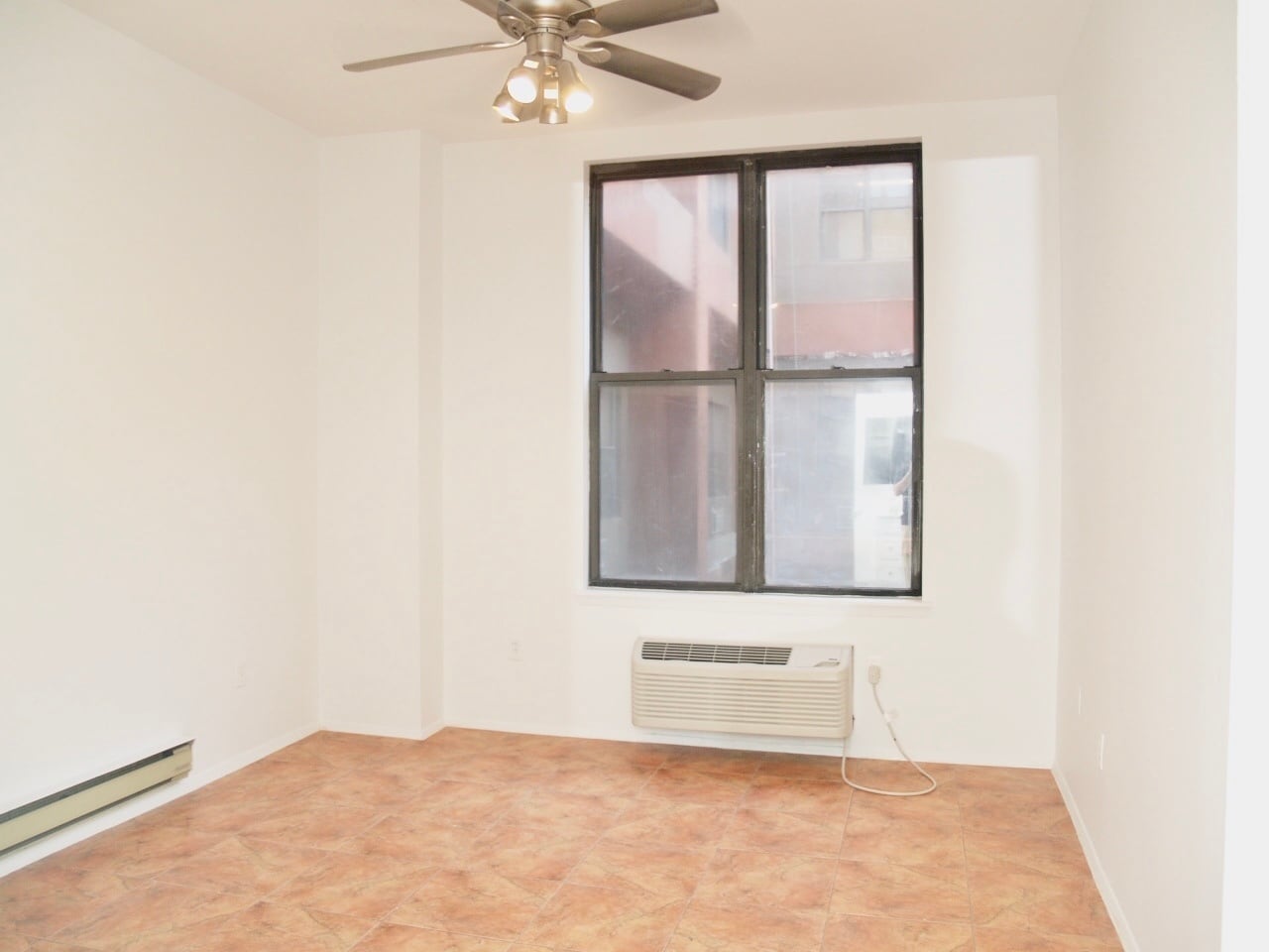 Master Bedroom - 111 Mulberry St