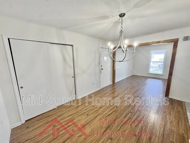 Building Photo - 1185 Deer Trail Ln