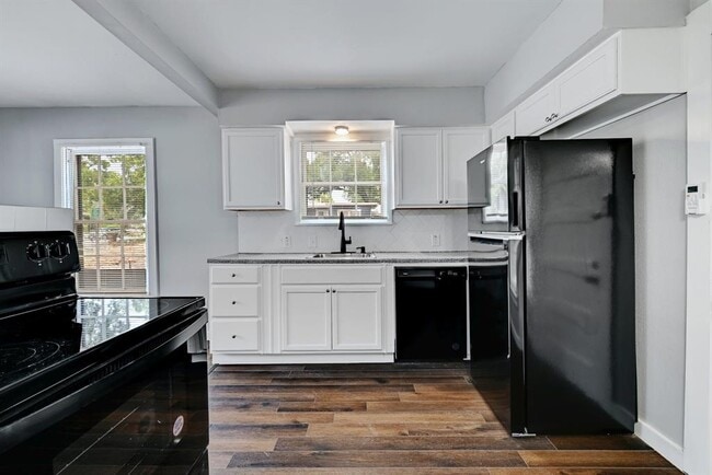 Building Photo - 4517 Jinx Ave