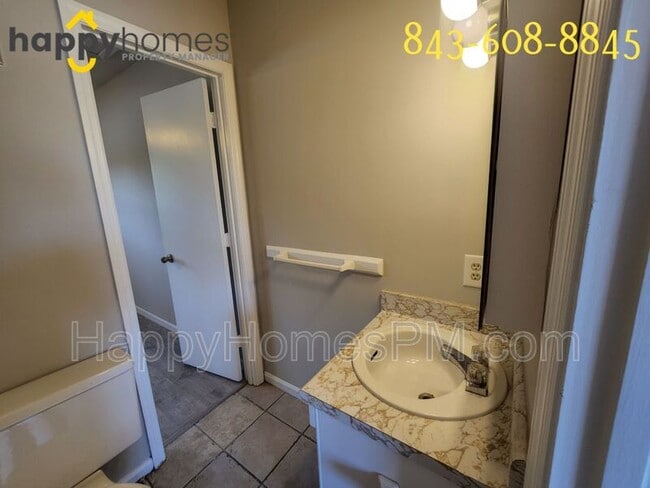 Building Photo - 921 Nabors Dr