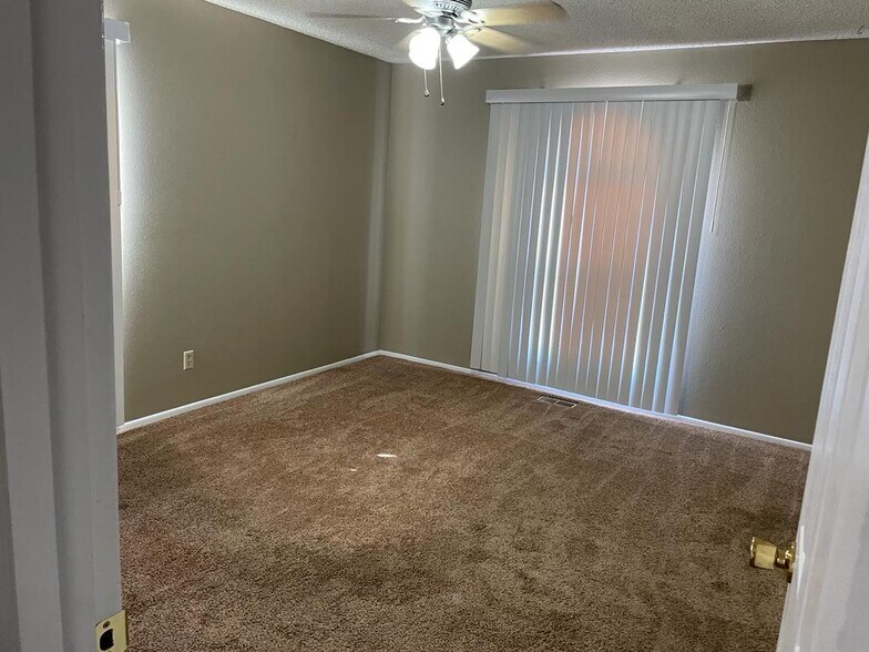 Bedroom 1 - 333 W Concho Dr
