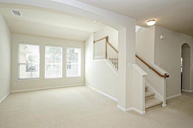 Building Photo - 401 King Eider Ln