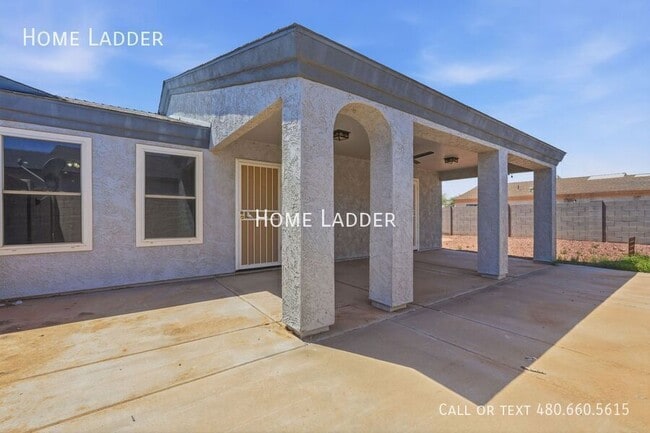 Building Photo - 10452 W Arivaca Dr