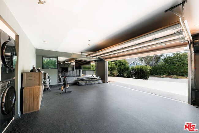 Building Photo - 6450 Surfside Way