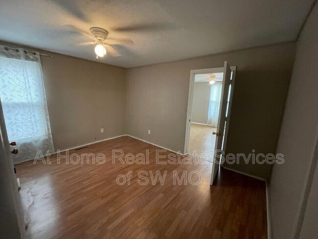 Building Photo - 618 W Harrison St