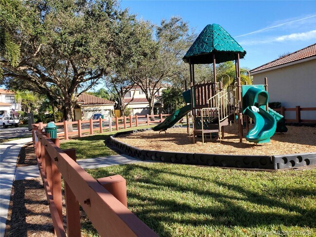 Building Photo - 10846 Limeberry Dr