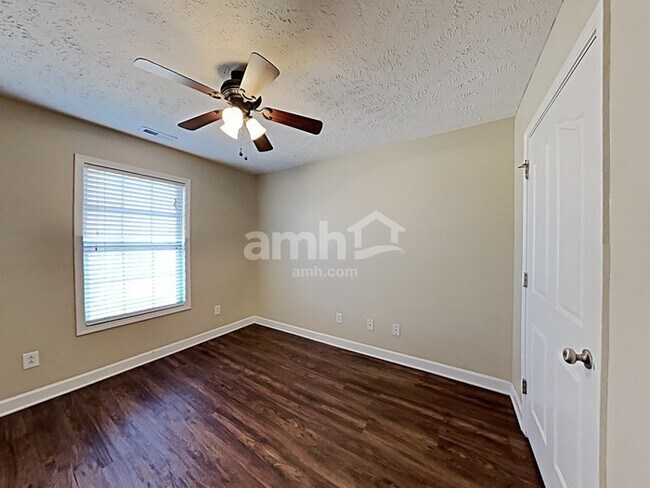Building Photo - 119 Nick Price Dr