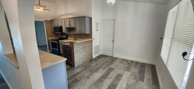 Building Photo - 301 SW Whitmore Dr