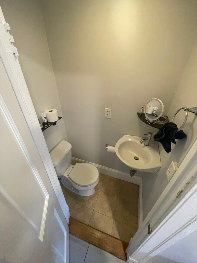 Building Photo - 235 Freeman St