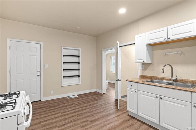 Building Photo - 1421 Citrus Ave