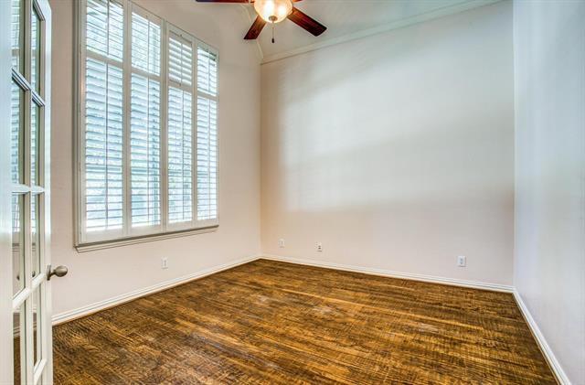 Building Photo - 935 Crestmoor Dr