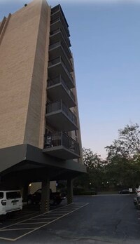 Building Photo - 619 King St