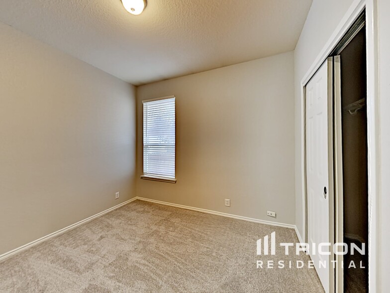 Building Photo - 150 Roadrunner Ave