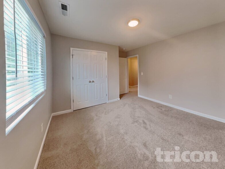 Building Photo - 314 Walnut Crossing Dr