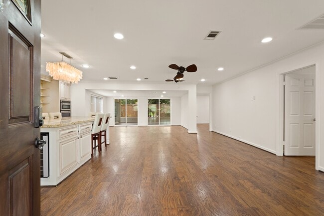 Building Photo - 4526 Benning Dr