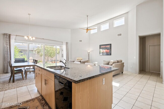 Building Photo - 7526 E Chalkboard Ct