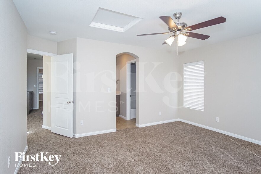 Building Photo - 9518 Summer Furnace St