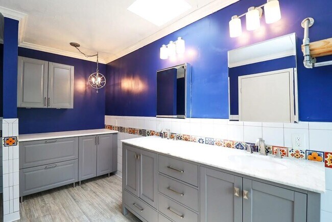 Building Photo - 14202 Ella Lee Ln