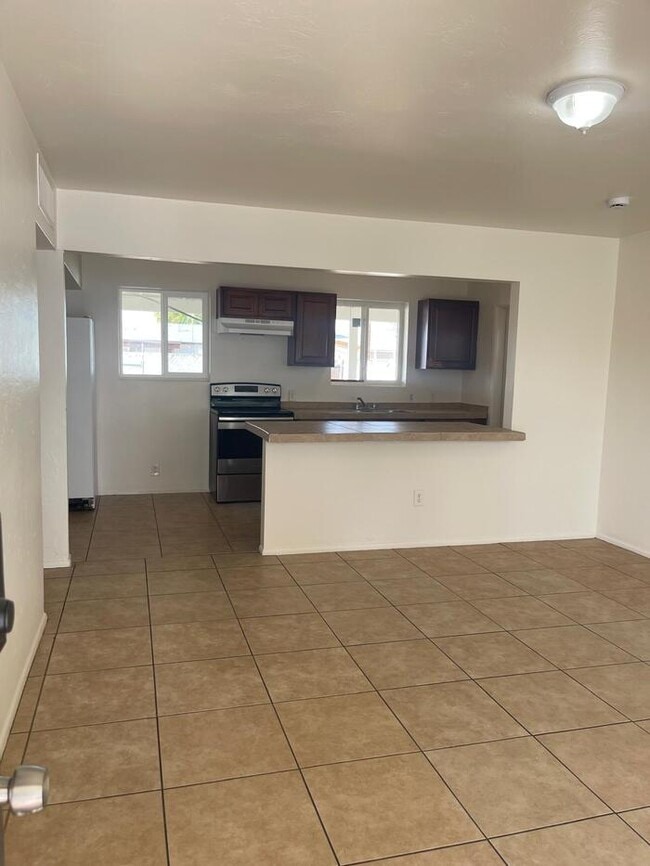 Building Photo - 4602 W Whitton Ave