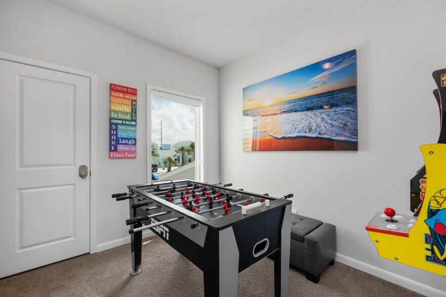 Building Photo - 106 Las Joyas Blvd