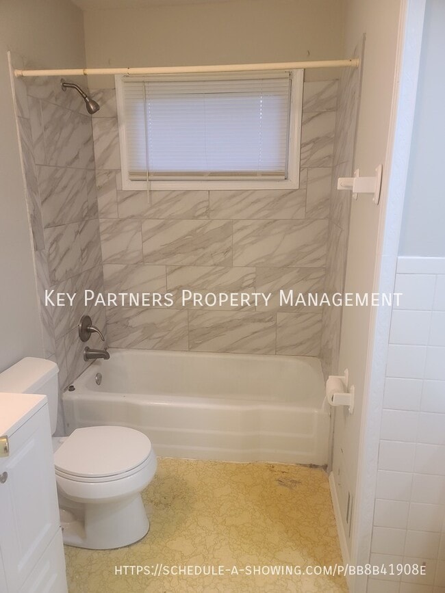 Building Photo - 7115 Larsen-