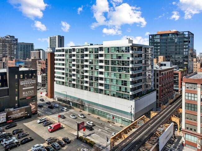 Building Photo - 630 N Franklin St