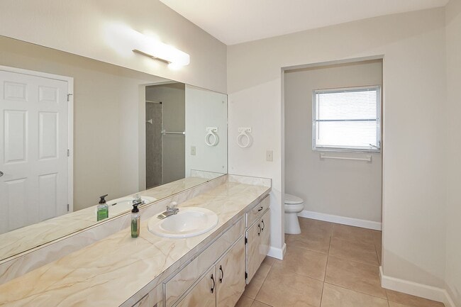 Building Photo - South Venice Annual Home for Rent