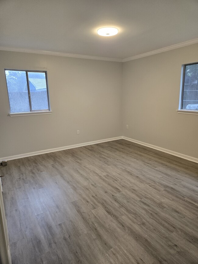 Building Photo - 1137 Madeline Ave