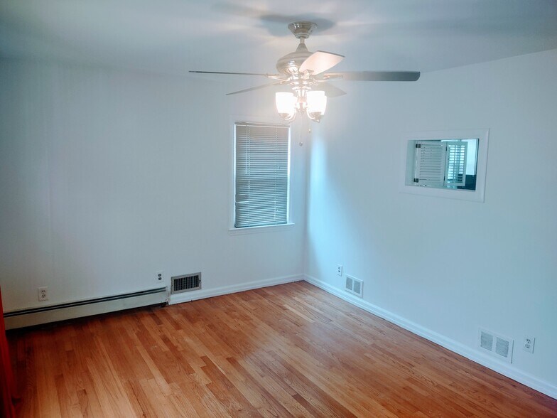 Living Room - 11 Jefferson St