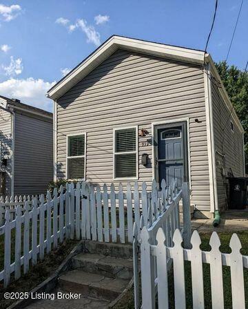Primary Photo - 939 Goss Ave