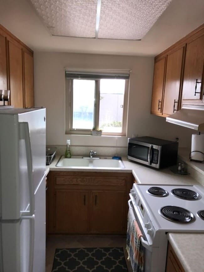 Building Photo - Carlsbad Village Condo