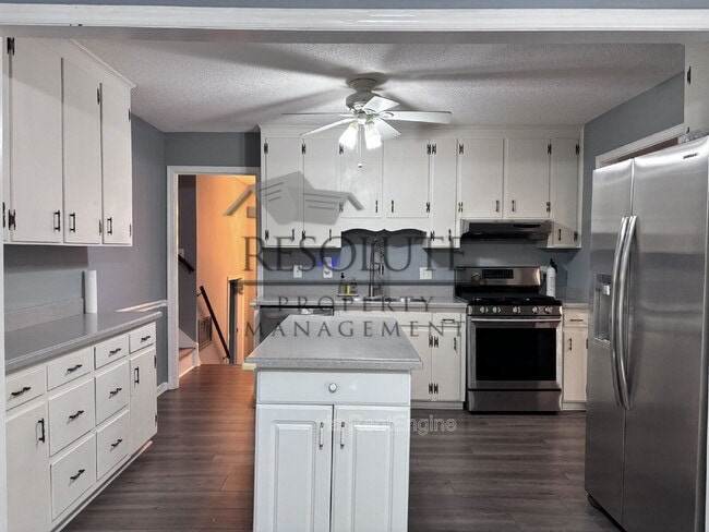 Building Photo - 1200 Brucemont Dr