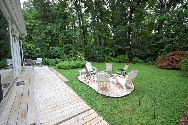 Building Photo - Kirkwood stunner with 3BR and fabulous yard!