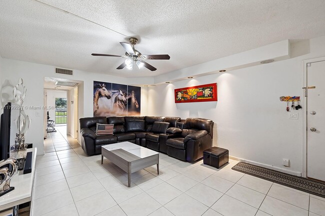 Building Photo - 13550 SW 6th Ct